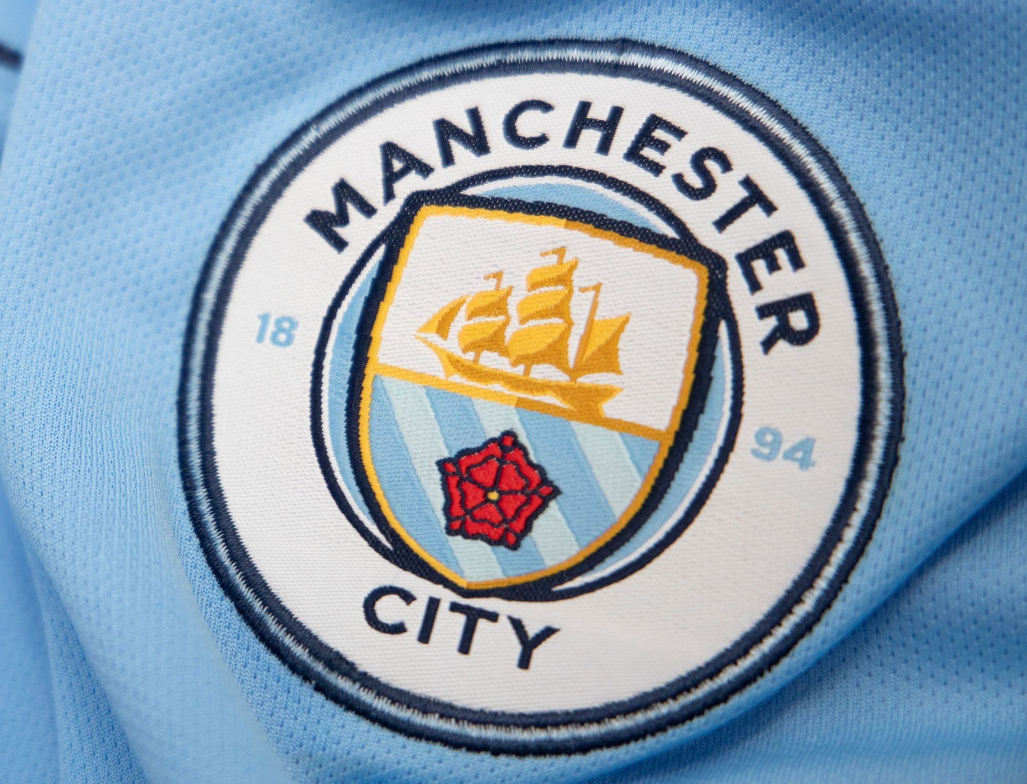 Manchester City unveil new home kit for the 2017/18 campaign