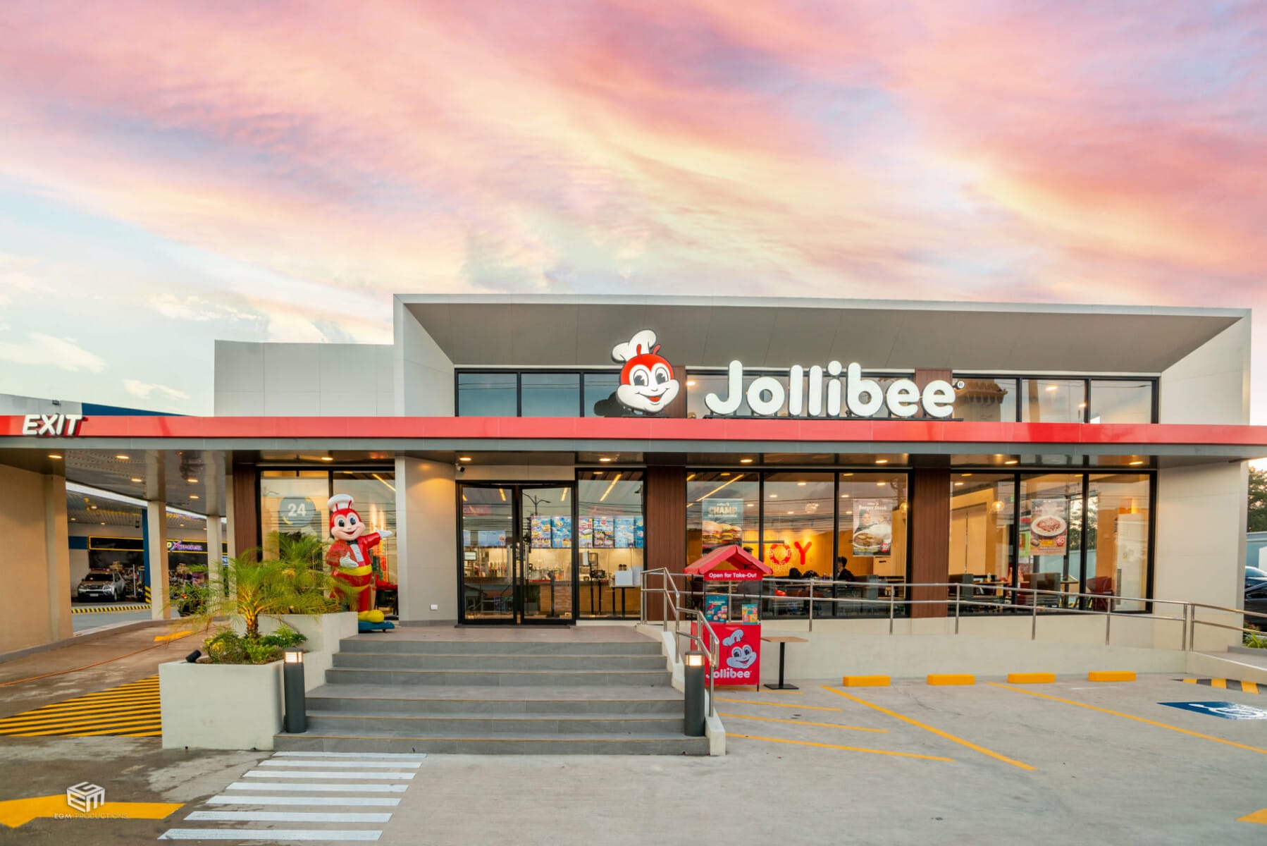 what is the business model of jollibee